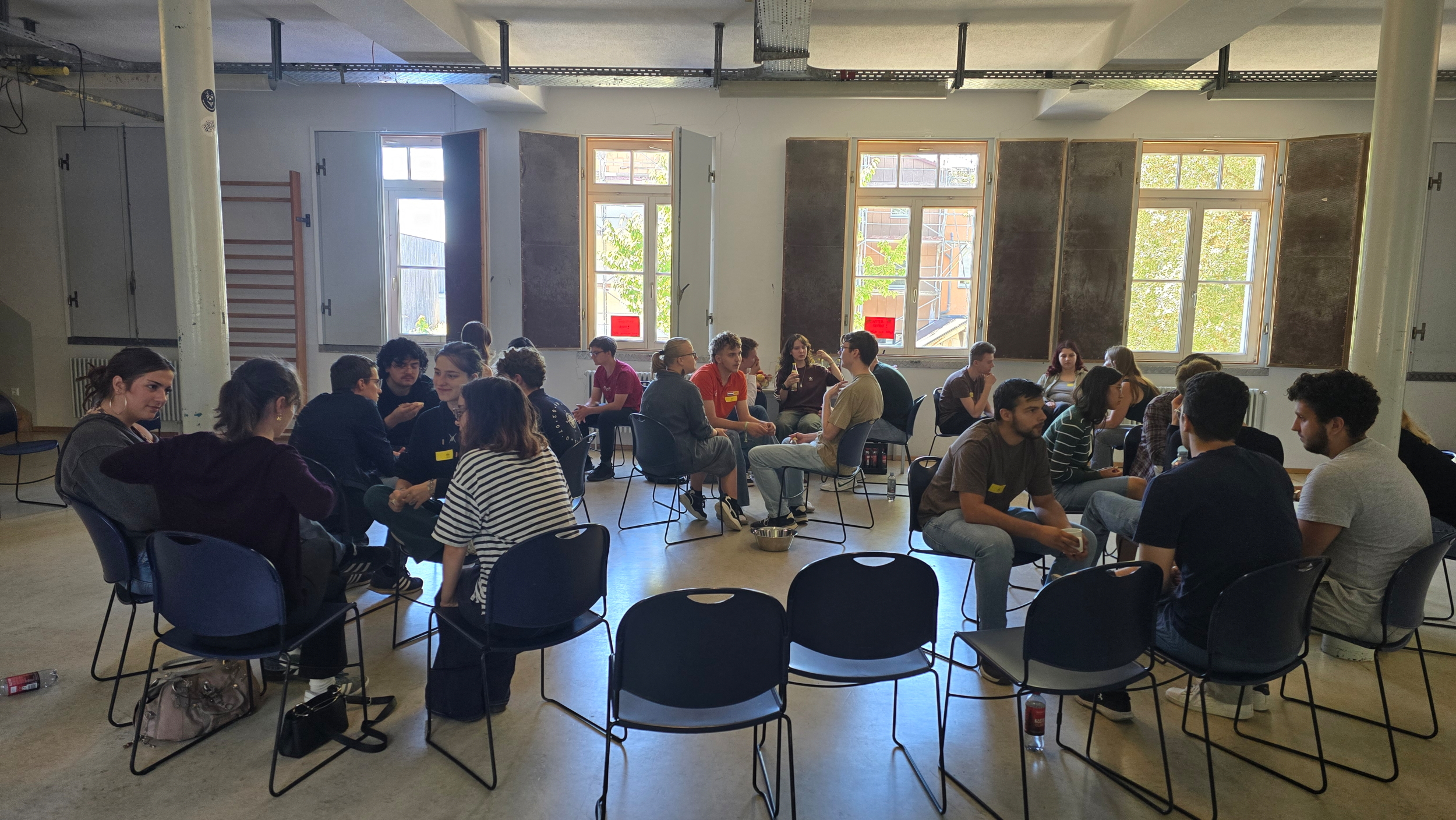 Foto Juliet Brook Blaut - Diskussion über politische Themen